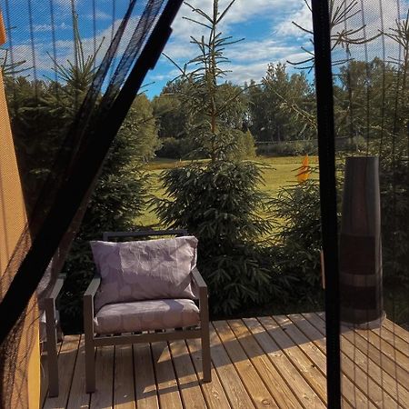 Starp Debesim Un Zemi Guest House Krāslava Екстериор снимка