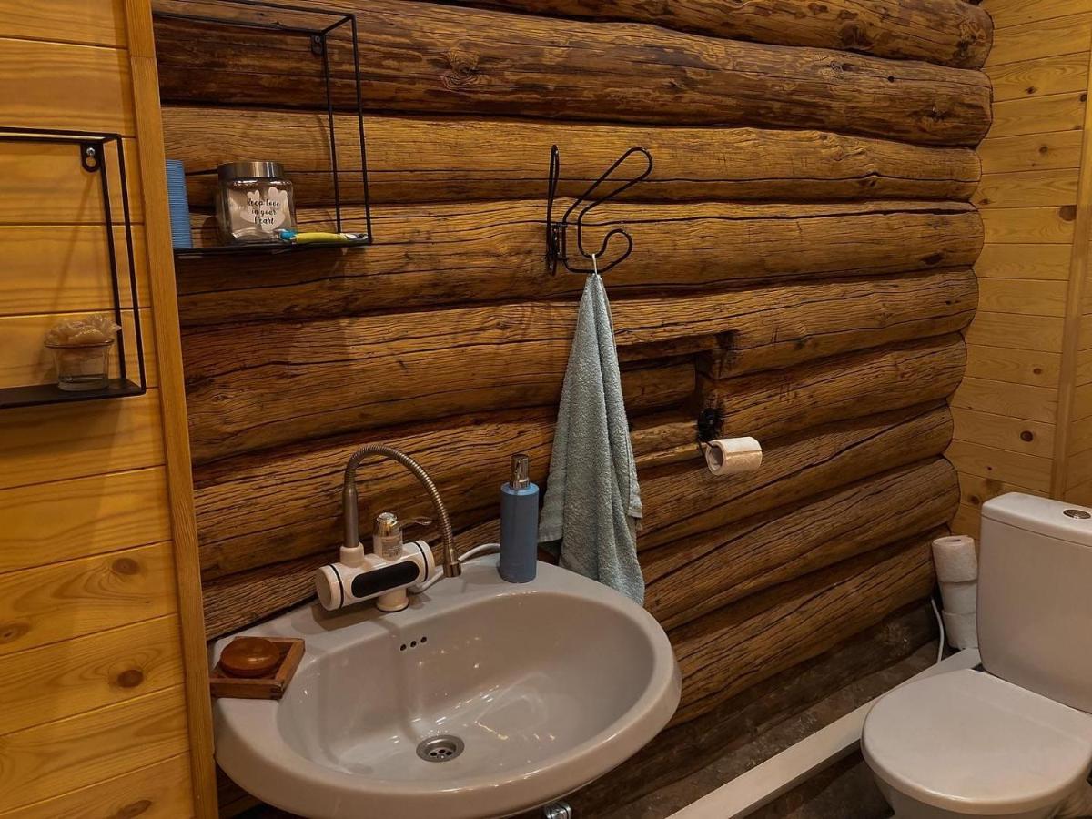 Starp Debesim Un Zemi Guest House Krāslava Екстериор снимка