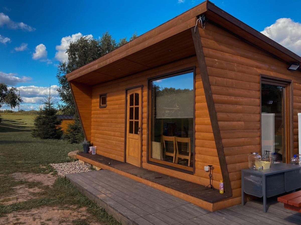 Starp Debesim Un Zemi Guest House Krāslava Екстериор снимка
