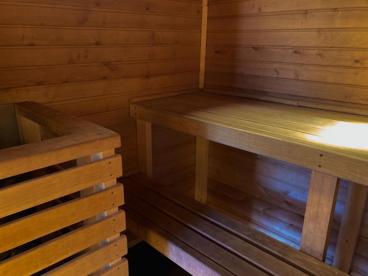 Starp Debesim Un Zemi Guest House Krāslava Екстериор снимка