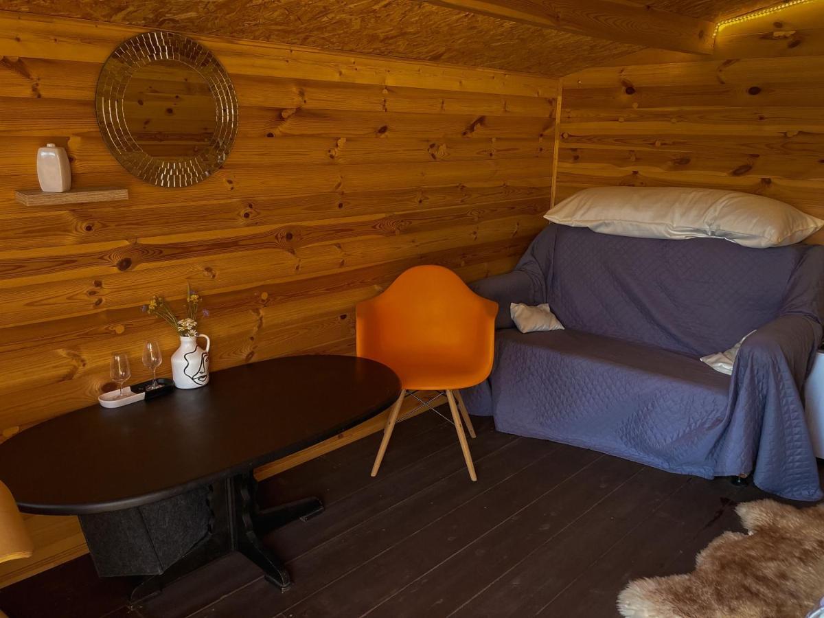 Starp Debesim Un Zemi Guest House Krāslava Екстериор снимка