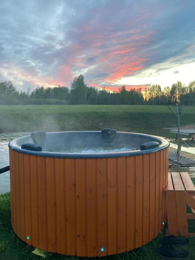 Starp Debesim Un Zemi Guest House Krāslava Екстериор снимка